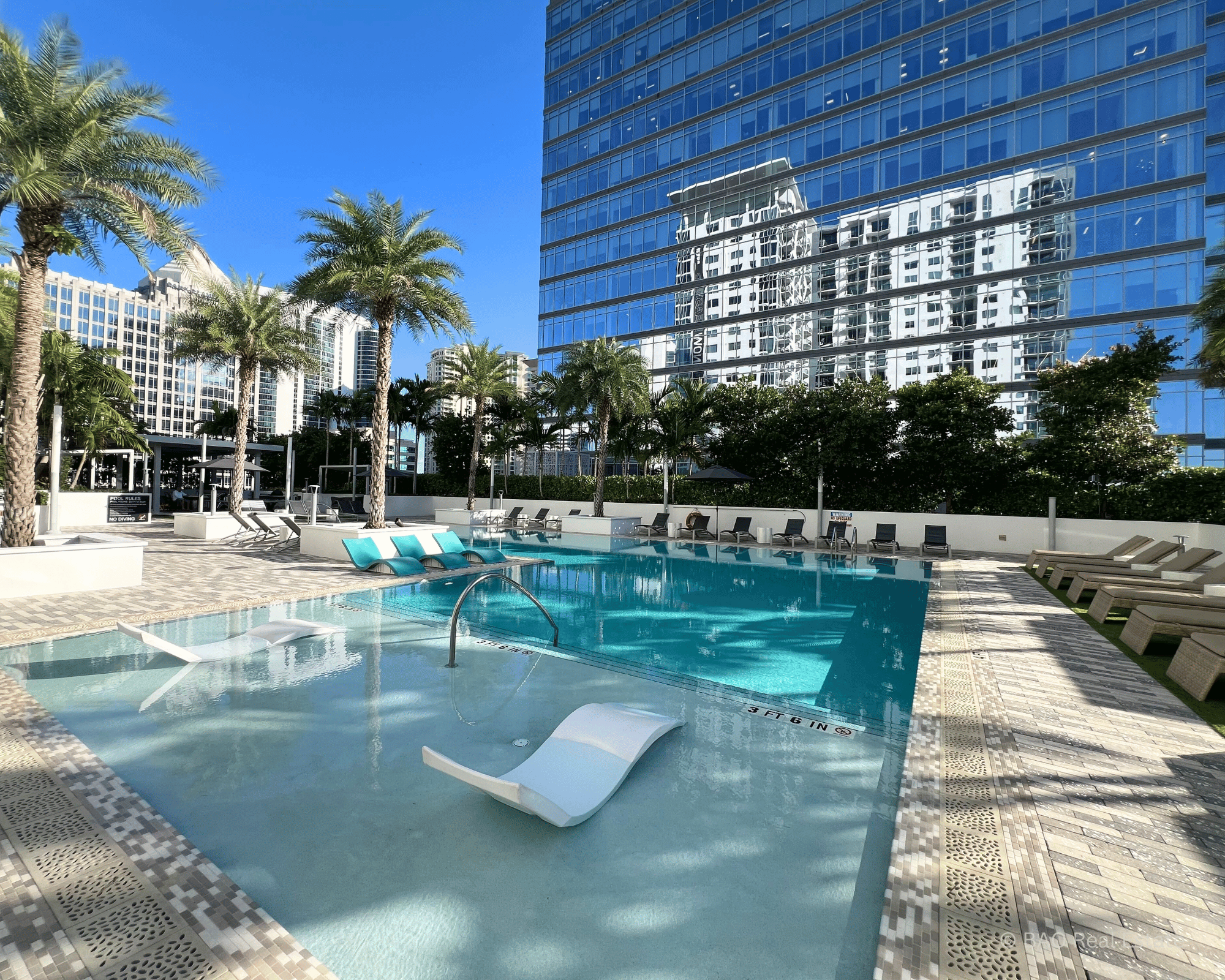 Las Olas 6